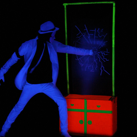 Kreative Schwarzlichtshow