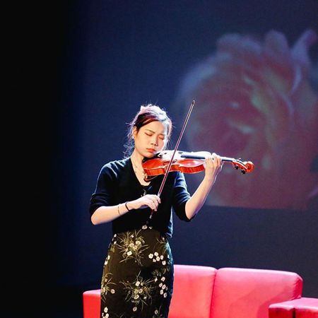 Chinese Classical Violinist