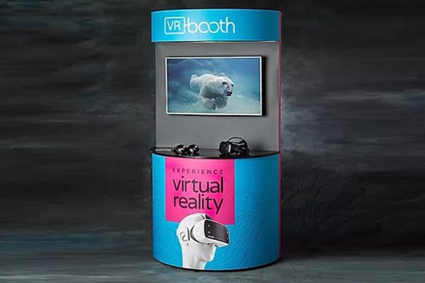 Book Now VR Booth London | Scarlett Entertainment