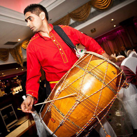 Intérpretes de Tambor Dhol