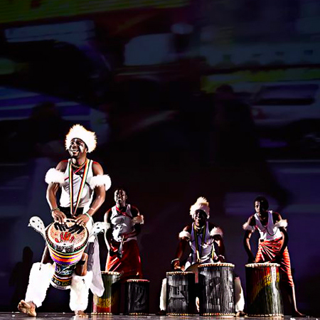 Tambores y Danza Africana en los Emiratos Árabes Unidos