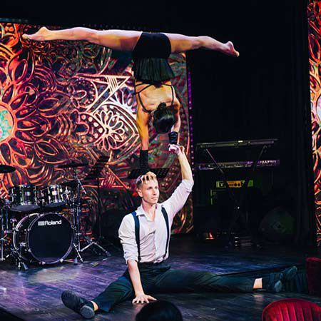 Acrobatic Duo Act Dubai