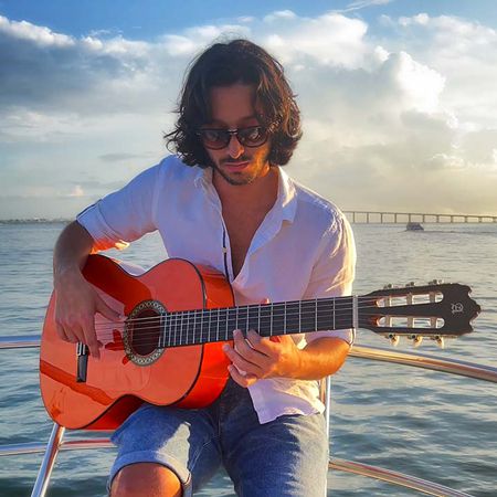 Acoustic Guitarist Miami 