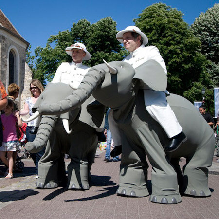 Spaziergang mit Elefanten Paris