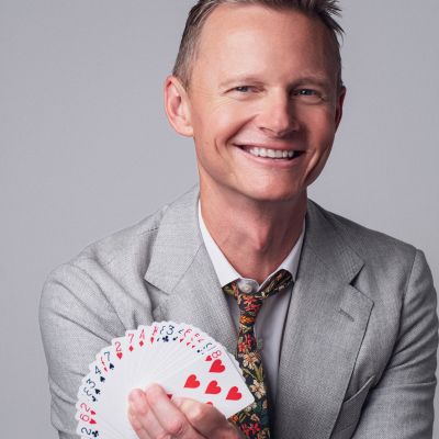 Stage & Strolling Magician 