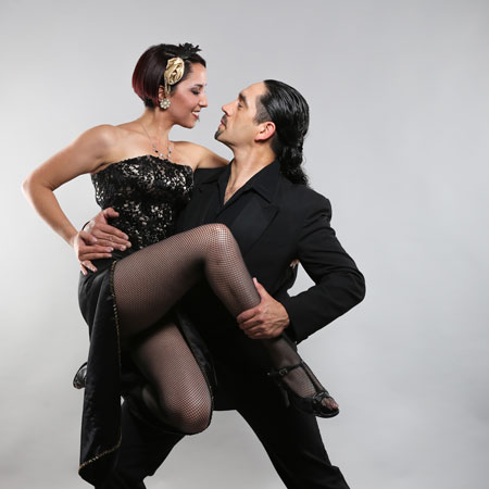 Bailarines profesionales de tango