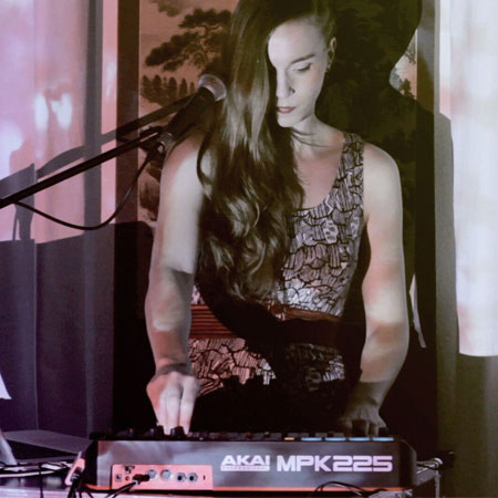 Cantante Femenina Electrónica Moderna