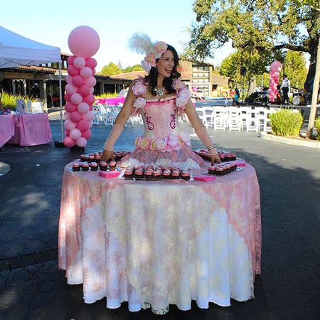 Filles de table vivantes en Californie