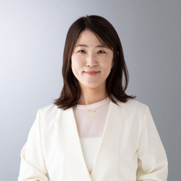Zweisprachige Moderatorin Japan
