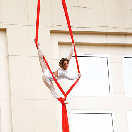 Female Cirque Aerialist Paris