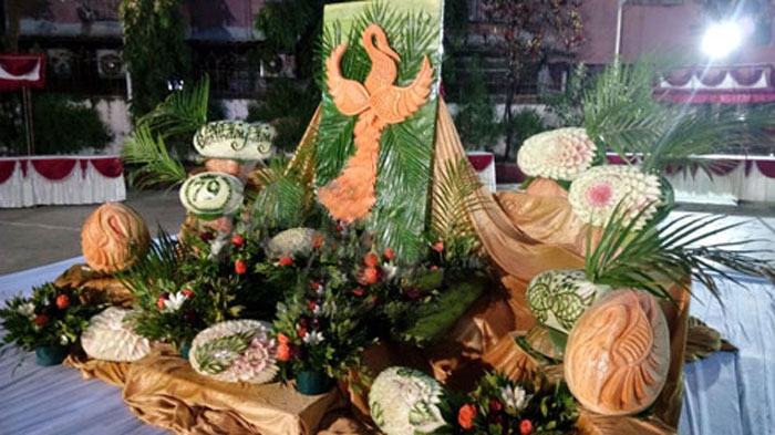 vegetable carving with theme