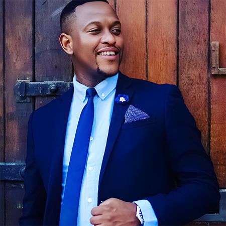 <div> Cantante d'opera maschile Dubai </div>