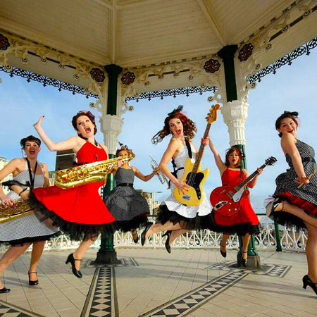 Groupe de filles des années 1950 vintage