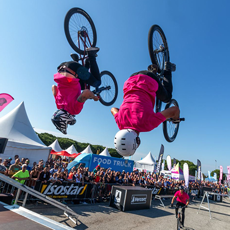 Espectáculo de Freestyle en Bicicleta de Montaña