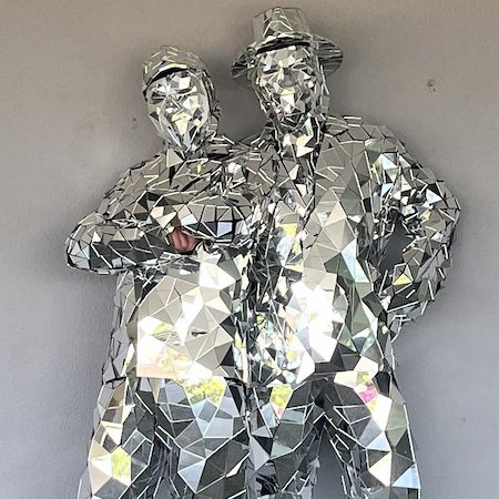 Mirror People Walkabout Berlin