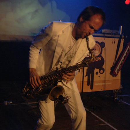 DJ und Saxophonist