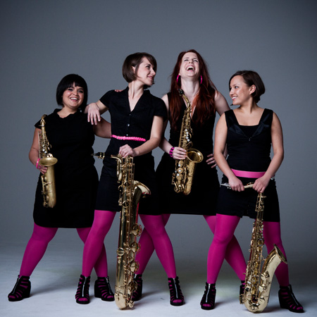 Groupe de saxophones féminin