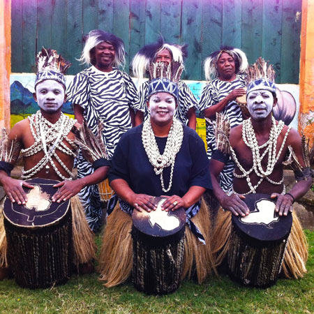 Traditionelle afrikanische Tanzgruppe