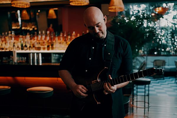 Book Live Looping Artist Dubai | Scarlett Entertainment
