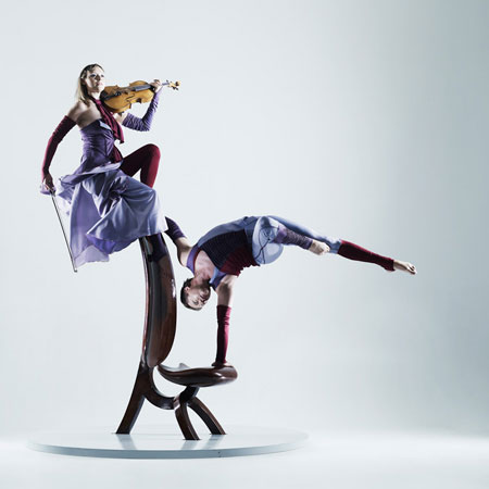 Dúo de Violín y Acrobatas