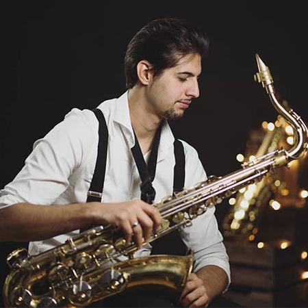 Joueur de saxophone pour événement en Espagne - Engagez un joueur de  saxophone