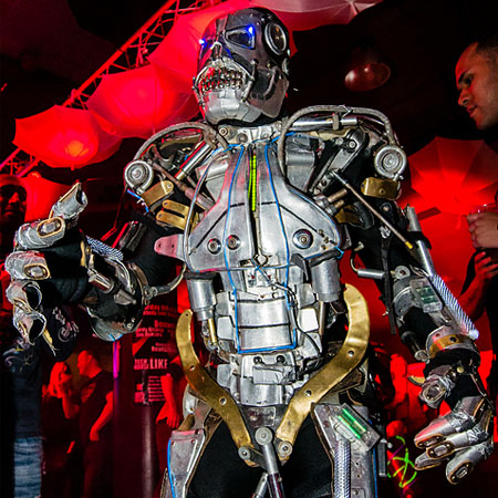 Mechanischer Roboter Akt