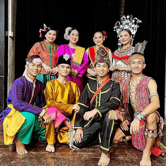 Hire Our Traditional Malaysian Dancers | Scarlett Entertainment