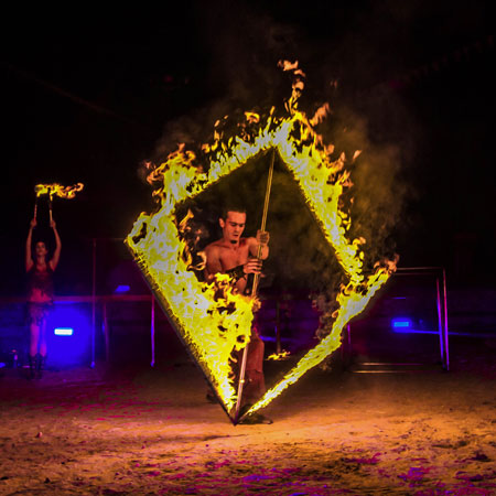 Spectacle de Feu et de Jonglerie