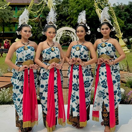 Indonesian Female Dance Troupe